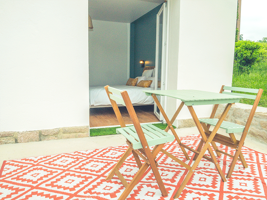 terrasse-chambre-Bethmale-Le-Jardin-de-moulis